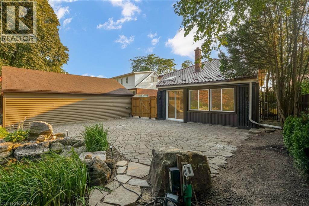 63 Hardale Crescent, Hamilton, ON - Outdoor
