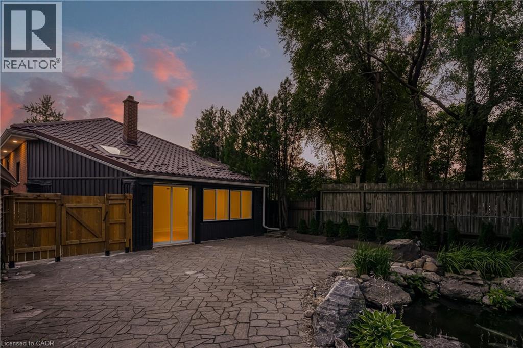 63 Hardale Crescent, Hamilton, ON - Outdoor