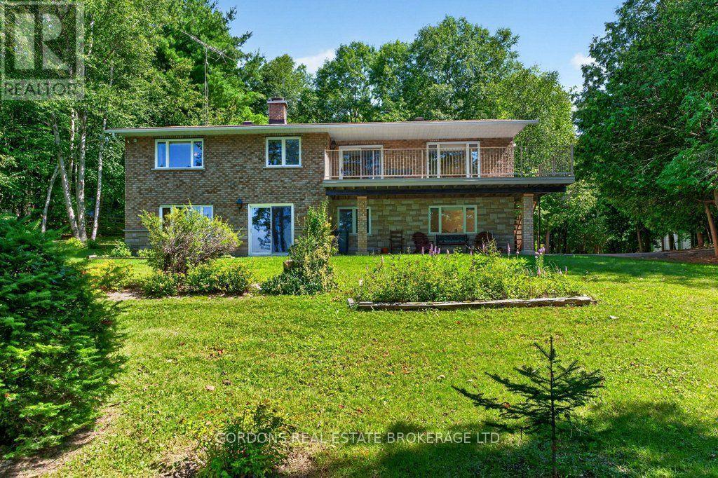 2950 R29, Rideau Lakes, ON - Outdoor