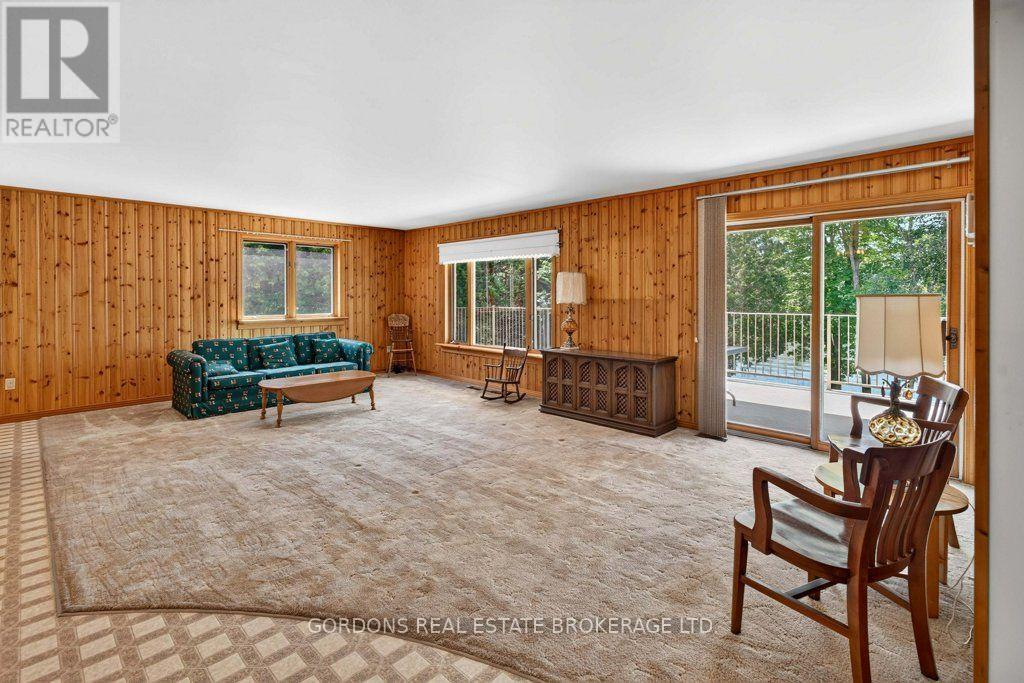 2950 R29, Rideau Lakes, ON - Indoor