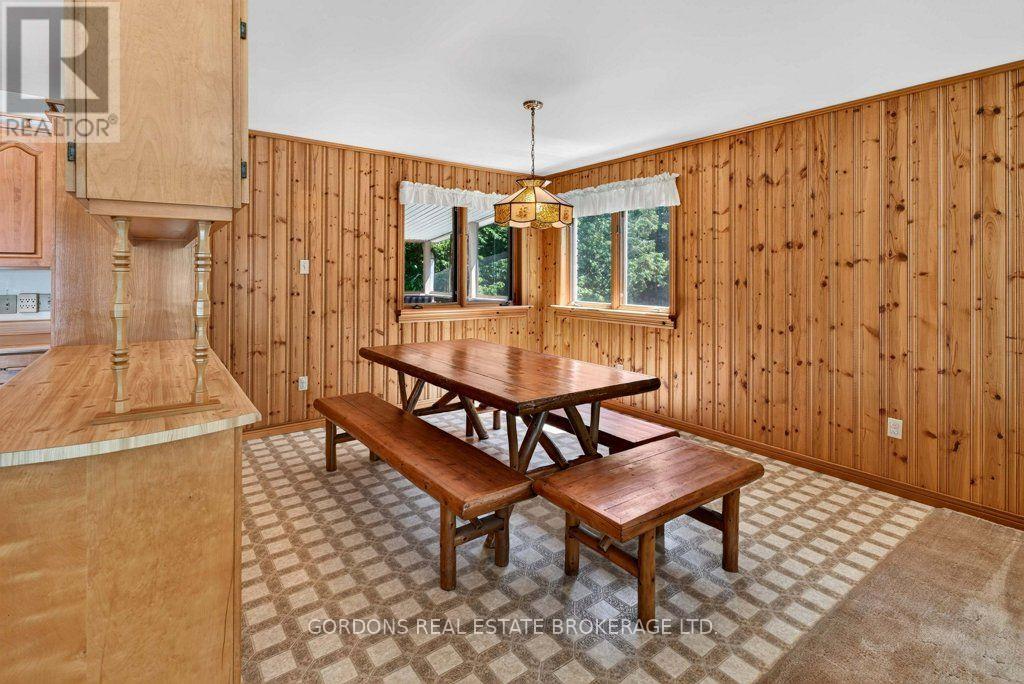 2950 R29, Rideau Lakes, ON - Indoor