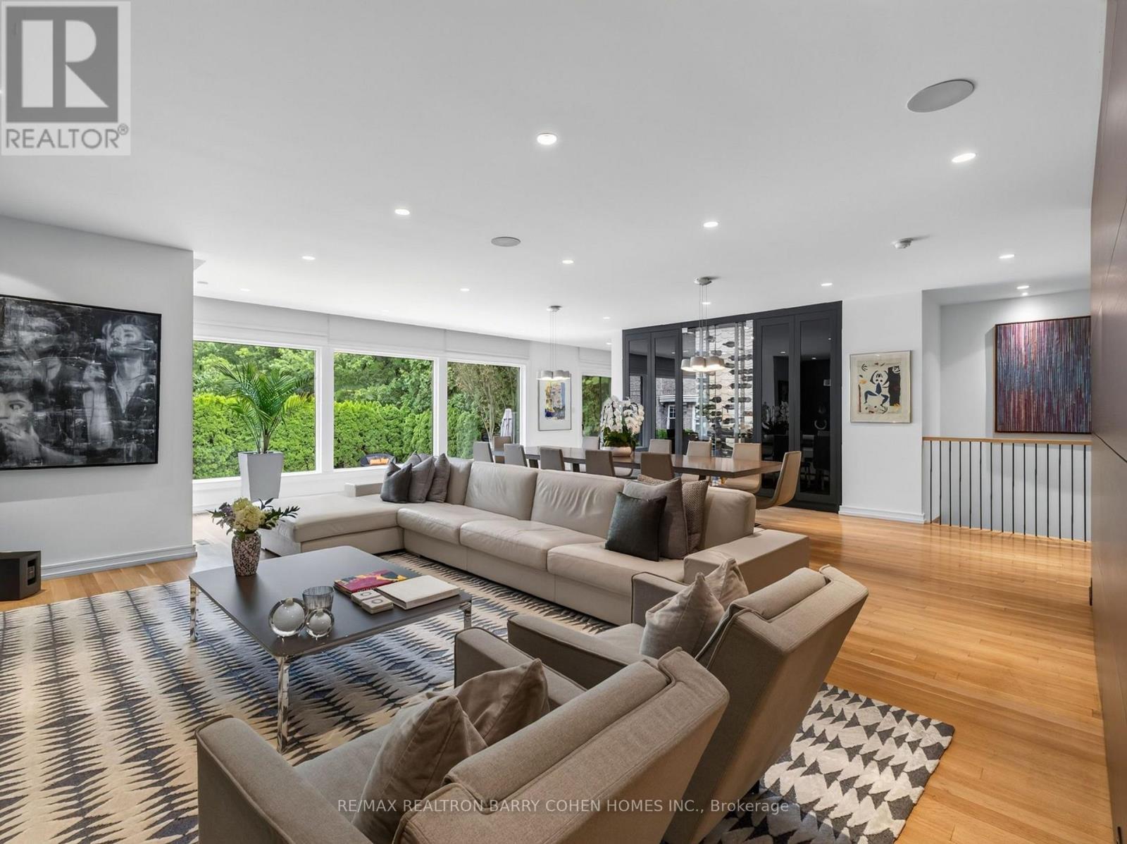 7 Glen Rush Boulevard, Toronto, ON - Indoor Photo Showing Living Room