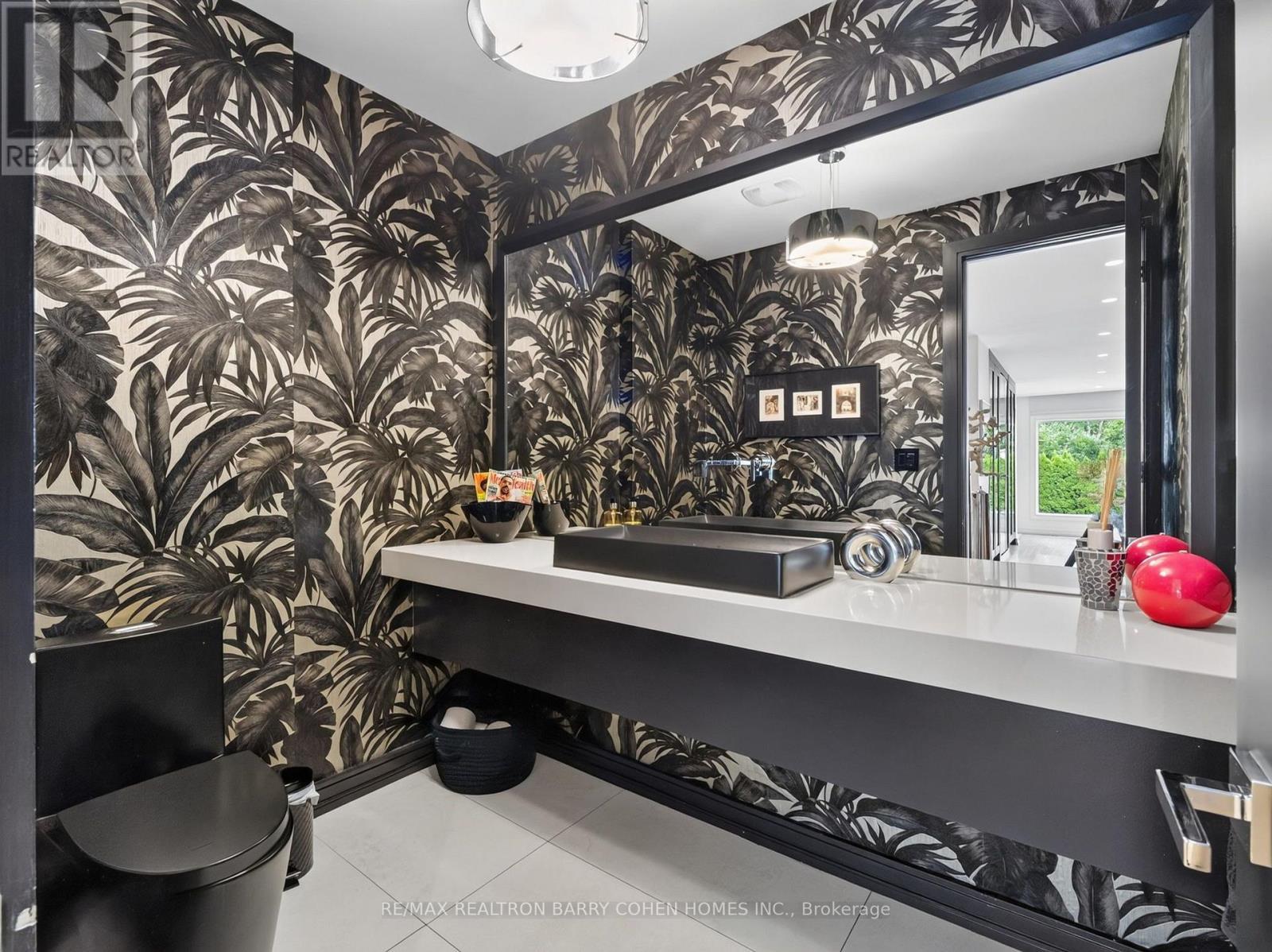 7 Glen Rush Boulevard, Toronto, ON - Indoor