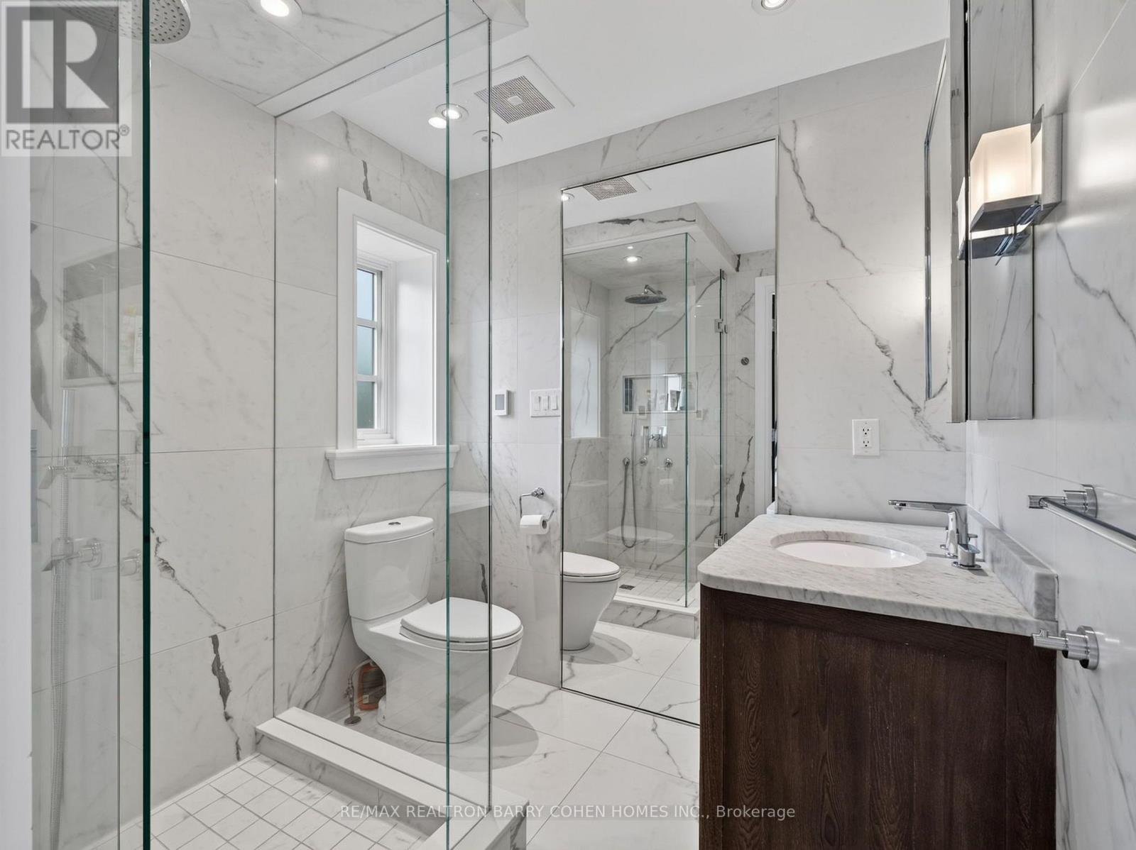 7 Glen Rush Boulevard, Toronto, ON - Indoor Photo Showing Bathroom