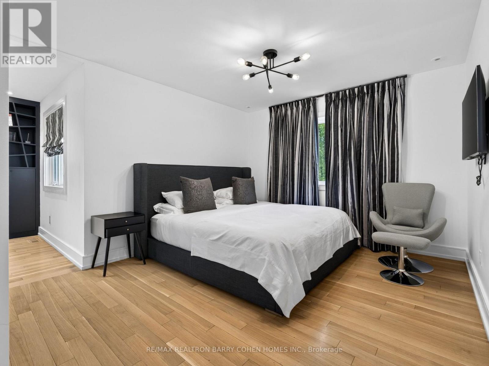 7 Glen Rush Boulevard, Toronto, ON - Indoor Photo Showing Bedroom