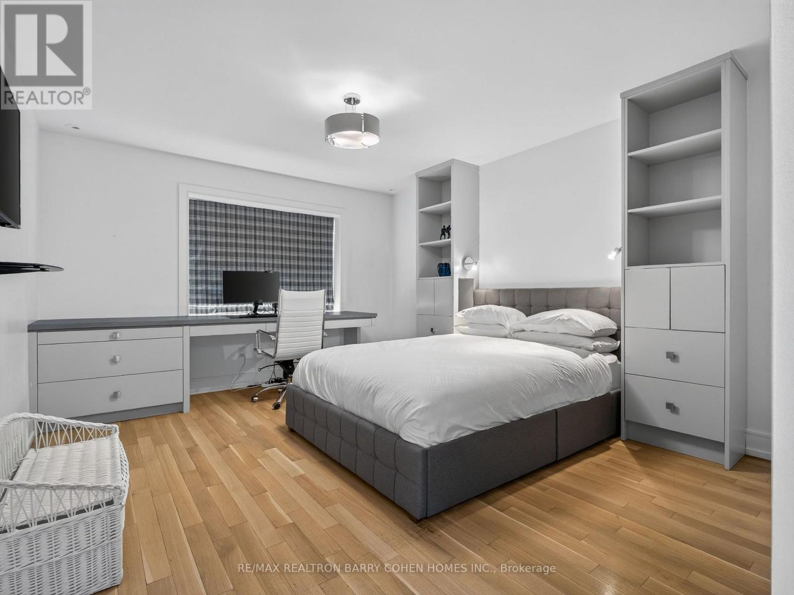 7 Glen Rush Boulevard, Toronto, ON - Indoor Photo Showing Bedroom