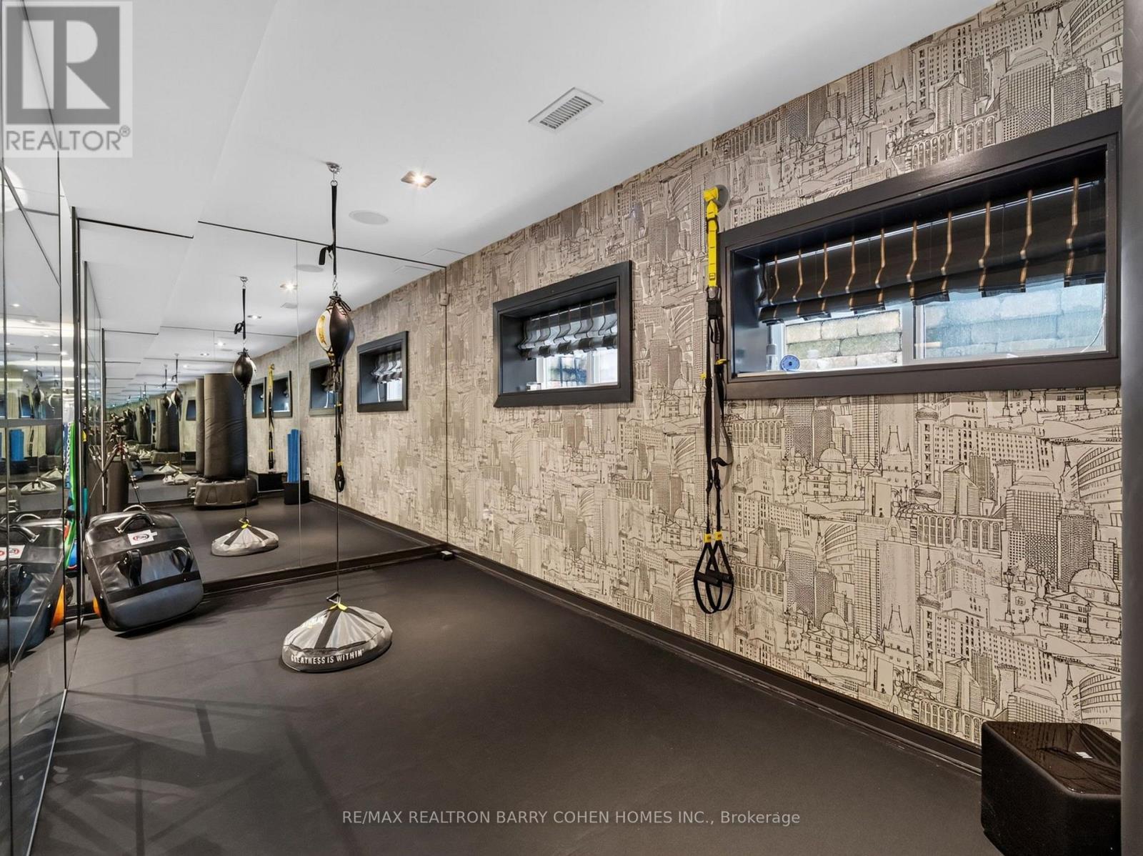7 Glen Rush Boulevard, Toronto, ON - Indoor Photo Showing Other Room