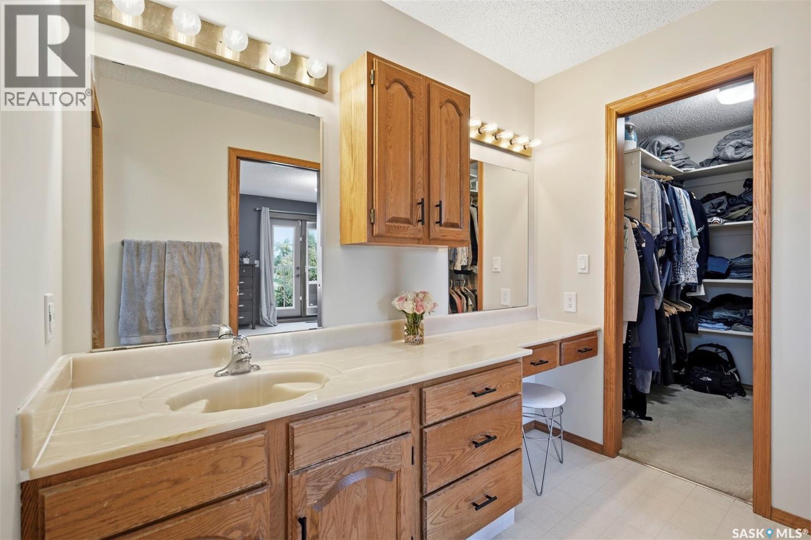 306 Whitewood Road, Saskatoon, SK - Indoor
