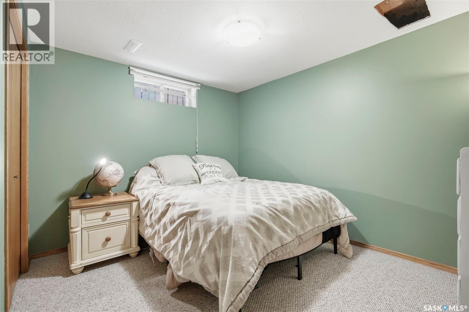 306 Whitewood Road, Saskatoon, SK - Indoor Photo Showing Bedroom