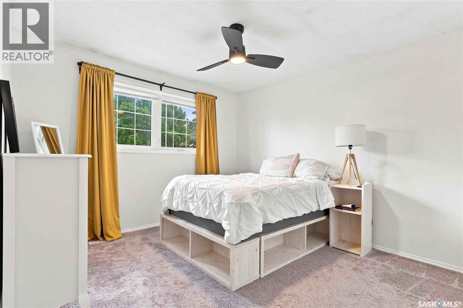 20 327 Berini Drive, Saskatoon, SK - Indoor Photo Showing Bedroom