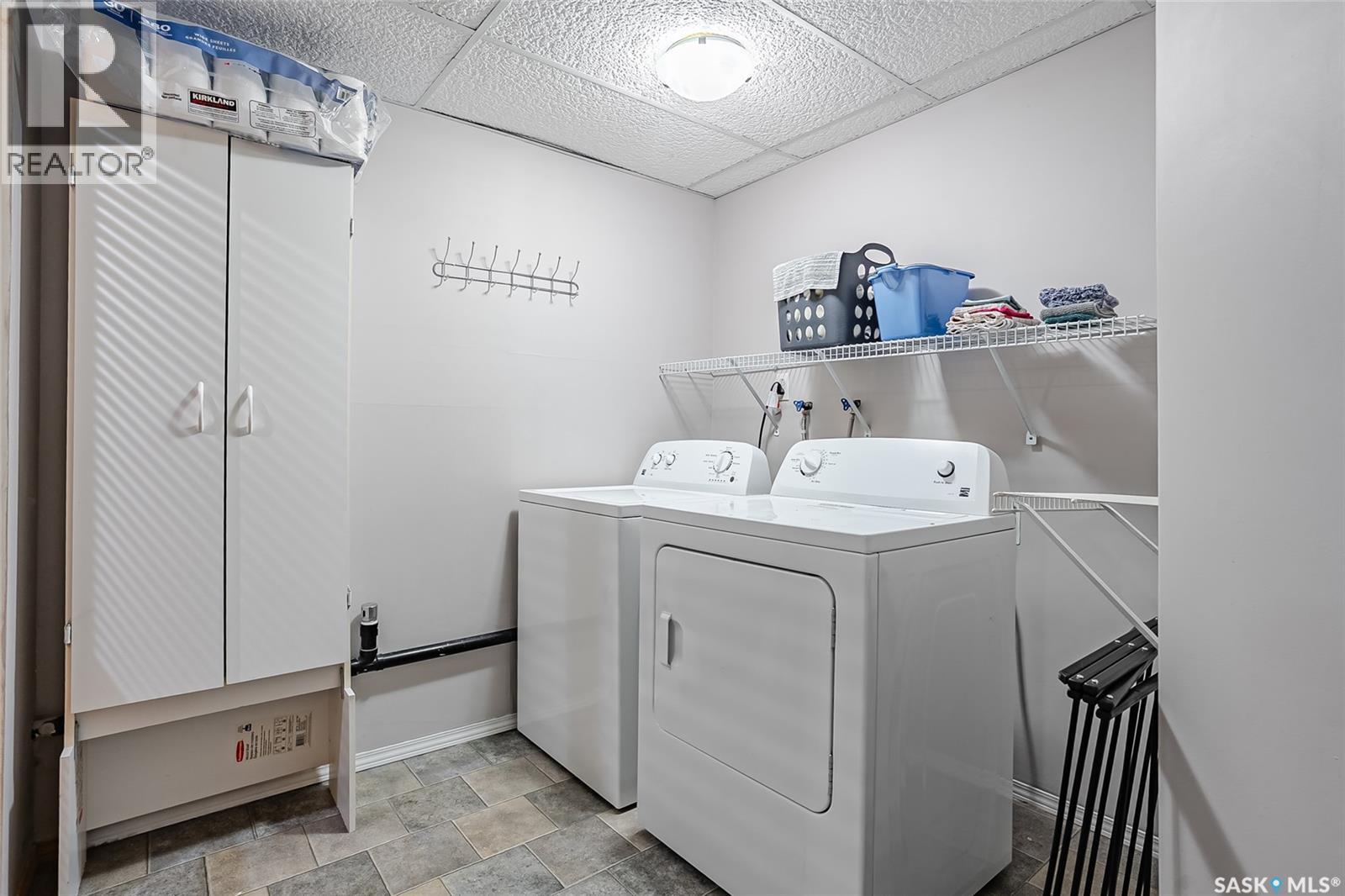 20 327 Berini Drive, Saskatoon, SK - Indoor Photo Showing Laundry Room