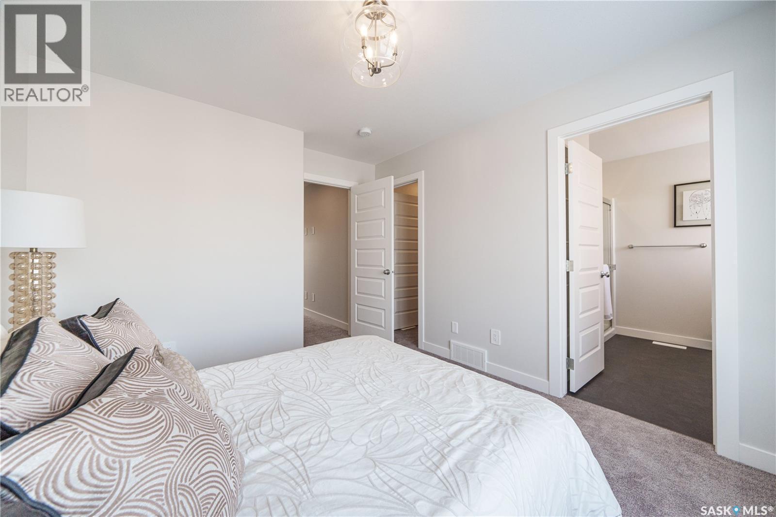 3116 Green Turtle Road, Regina, SK - Indoor Photo Showing Bedroom
