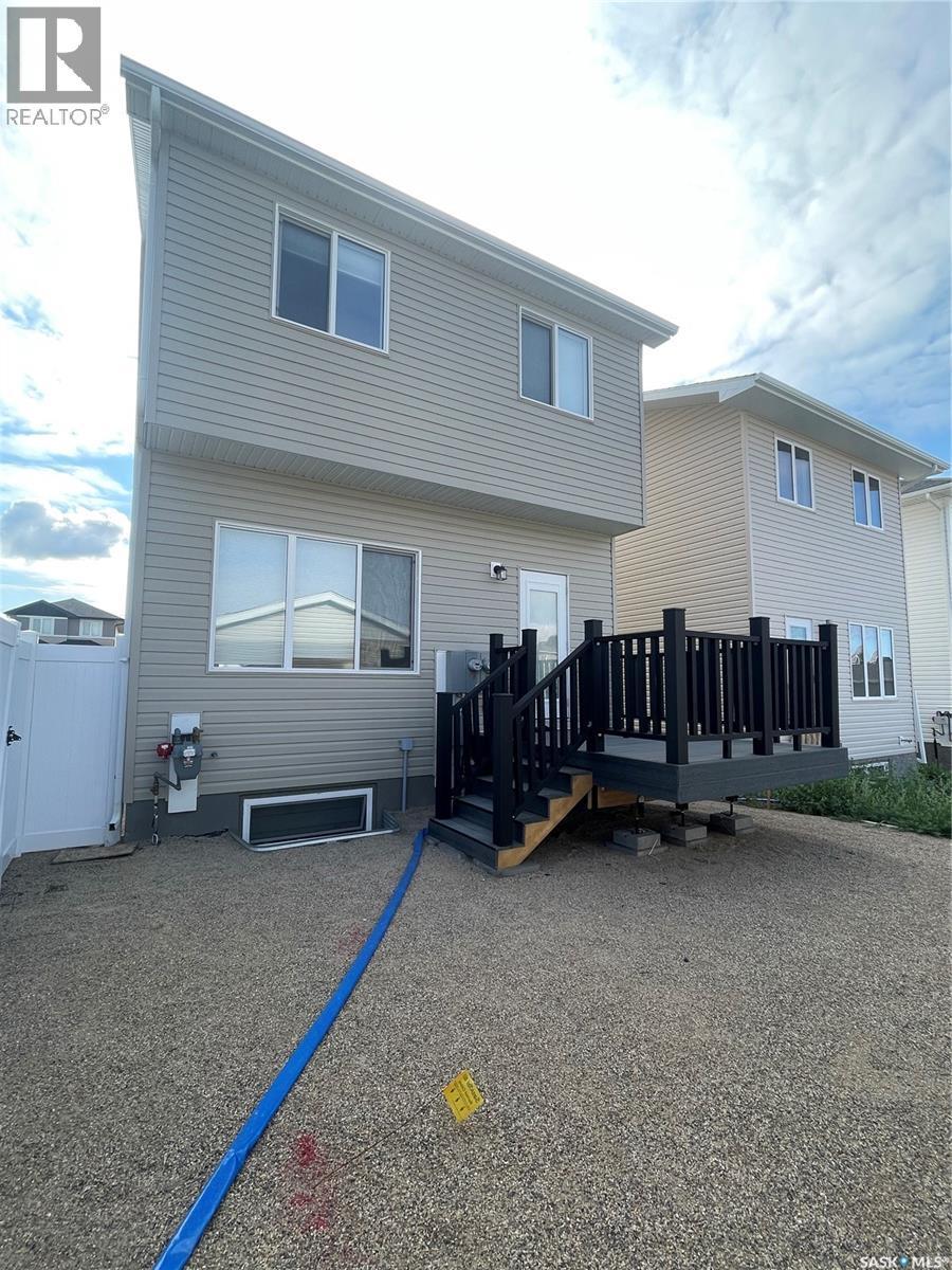 3116 Green Turtle Road, Regina, SK - Outdoor