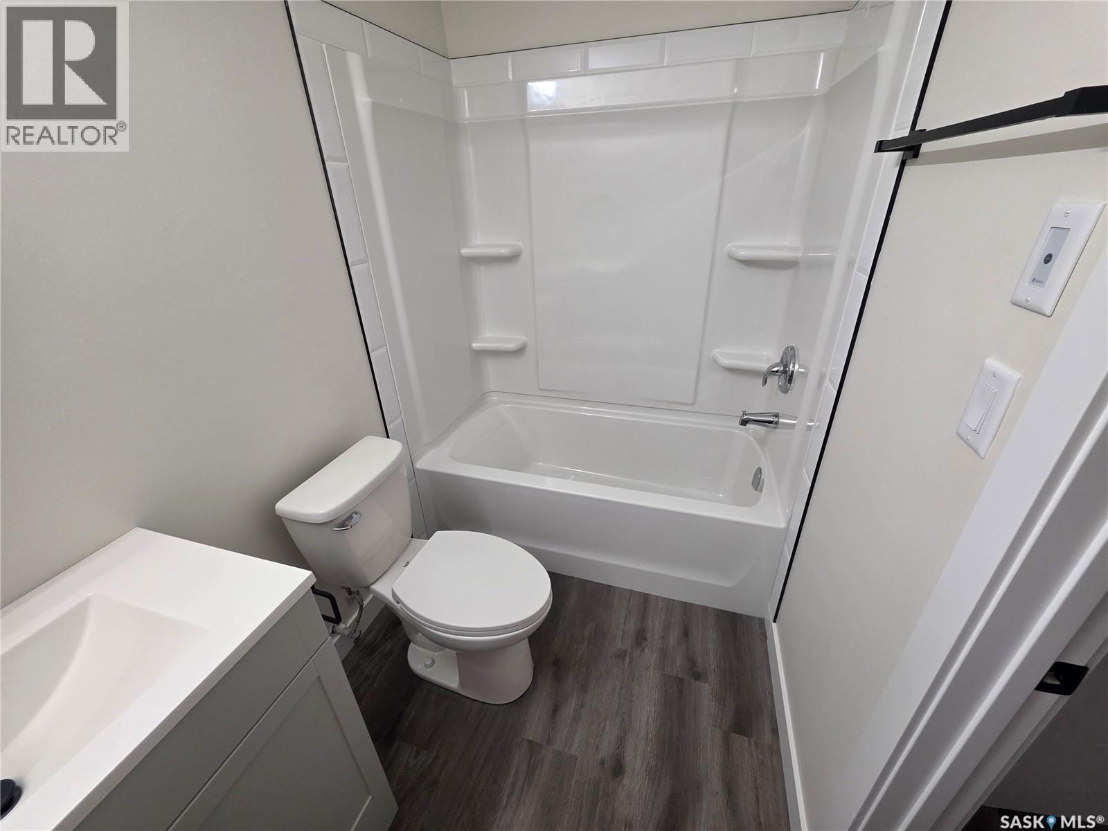 3116 Green Turtle Road, Regina, SK - Indoor Photo Showing Bathroom