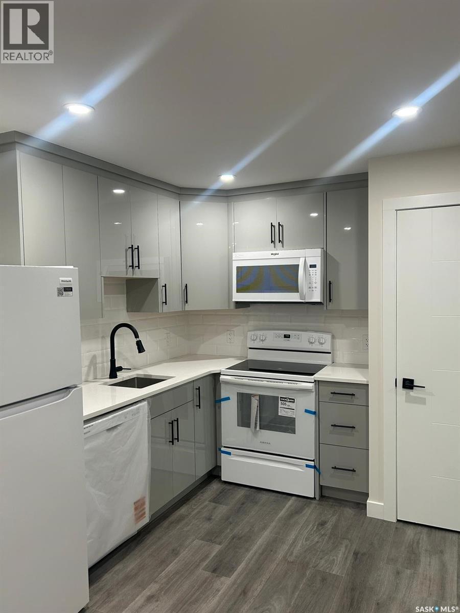3116 Green Turtle Road, Regina, SK - Indoor Photo Showing Kitchen