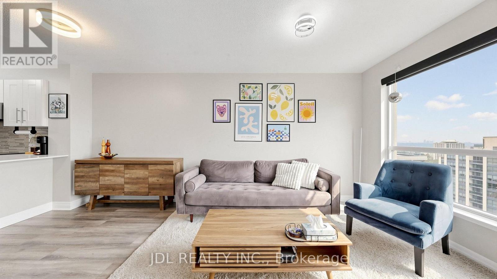 2005 - 21 Hillcrest Avenue, Toronto, ON - Indoor Photo Showing Living Room
