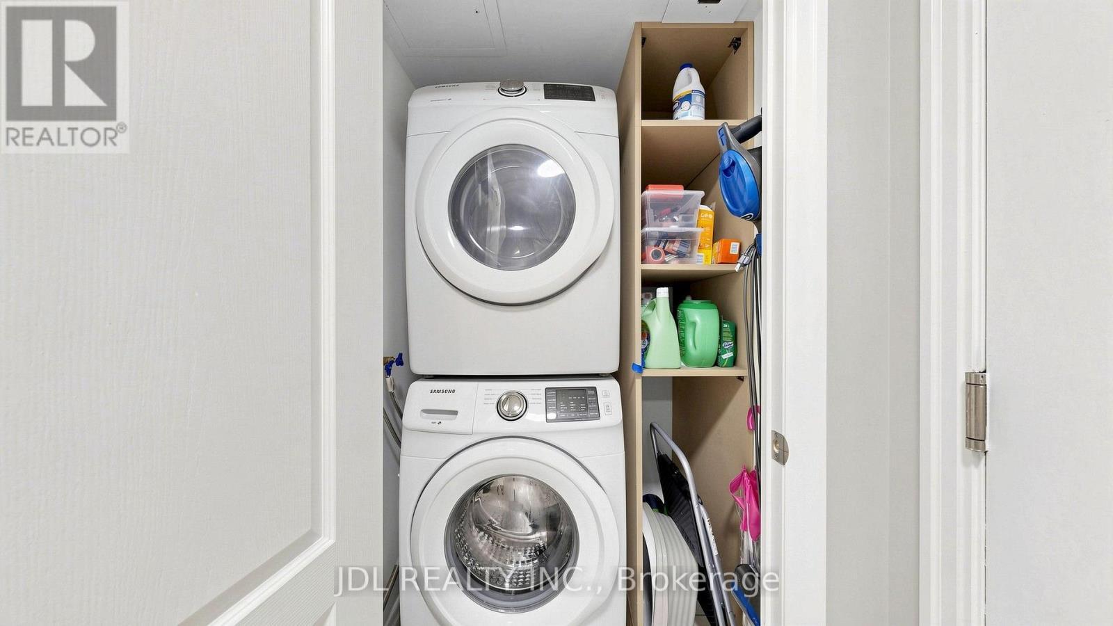 2005 - 21 Hillcrest Avenue, Toronto, ON - Indoor Photo Showing Laundry Room
