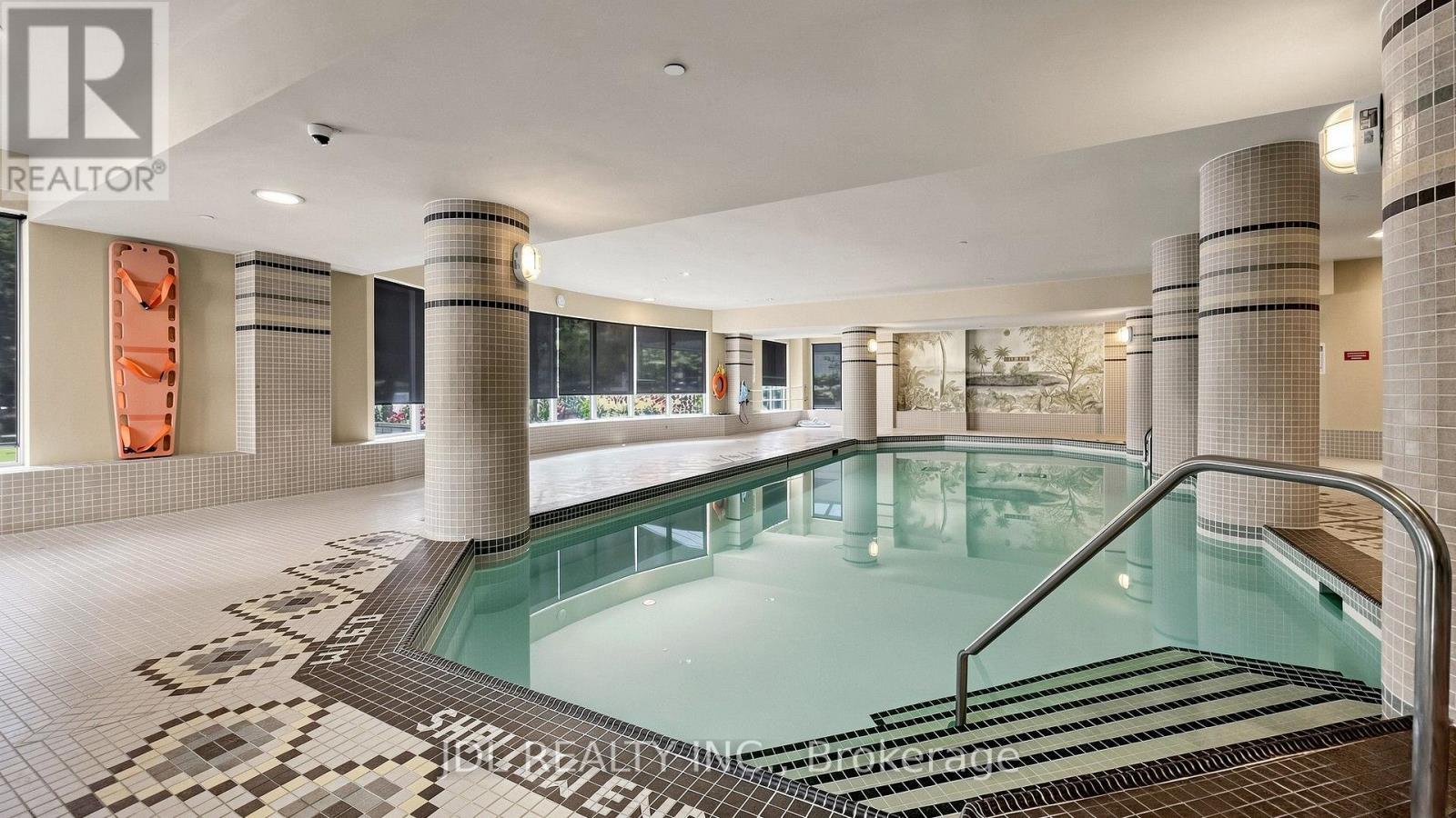 2005 - 21 Hillcrest Avenue, Toronto, ON - Indoor Photo Showing Other Room With In Ground Pool
