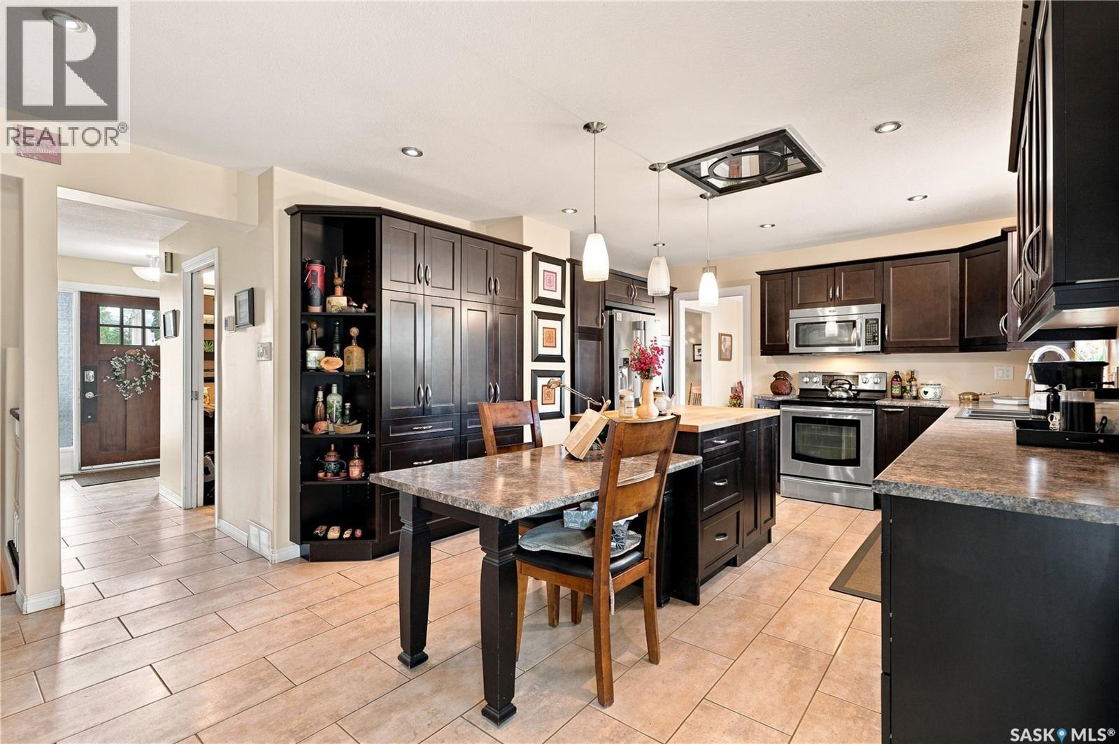 30 Roborecki Terrace, Saskatoon, SK - Indoor Photo Showing Kitchen With Upgraded Kitchen