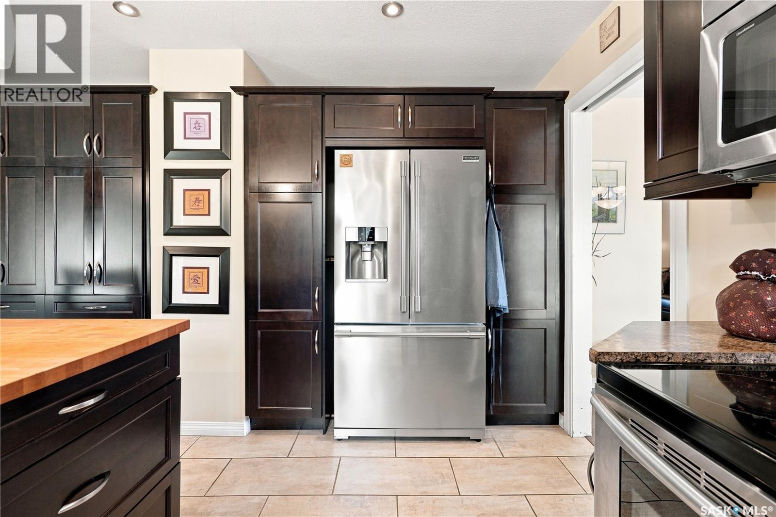 30 Roborecki Terrace, Saskatoon, SK - Indoor Photo Showing Kitchen
