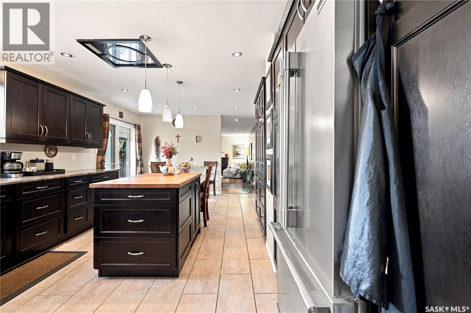 30 Roborecki Terrace, Saskatoon, SK - Indoor Photo Showing Kitchen With Upgraded Kitchen