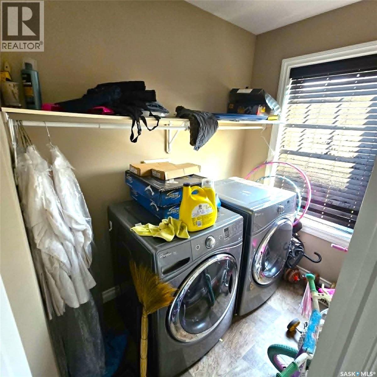 5008 Aerial Crescent, Regina, SK - Indoor Photo Showing Laundry Room