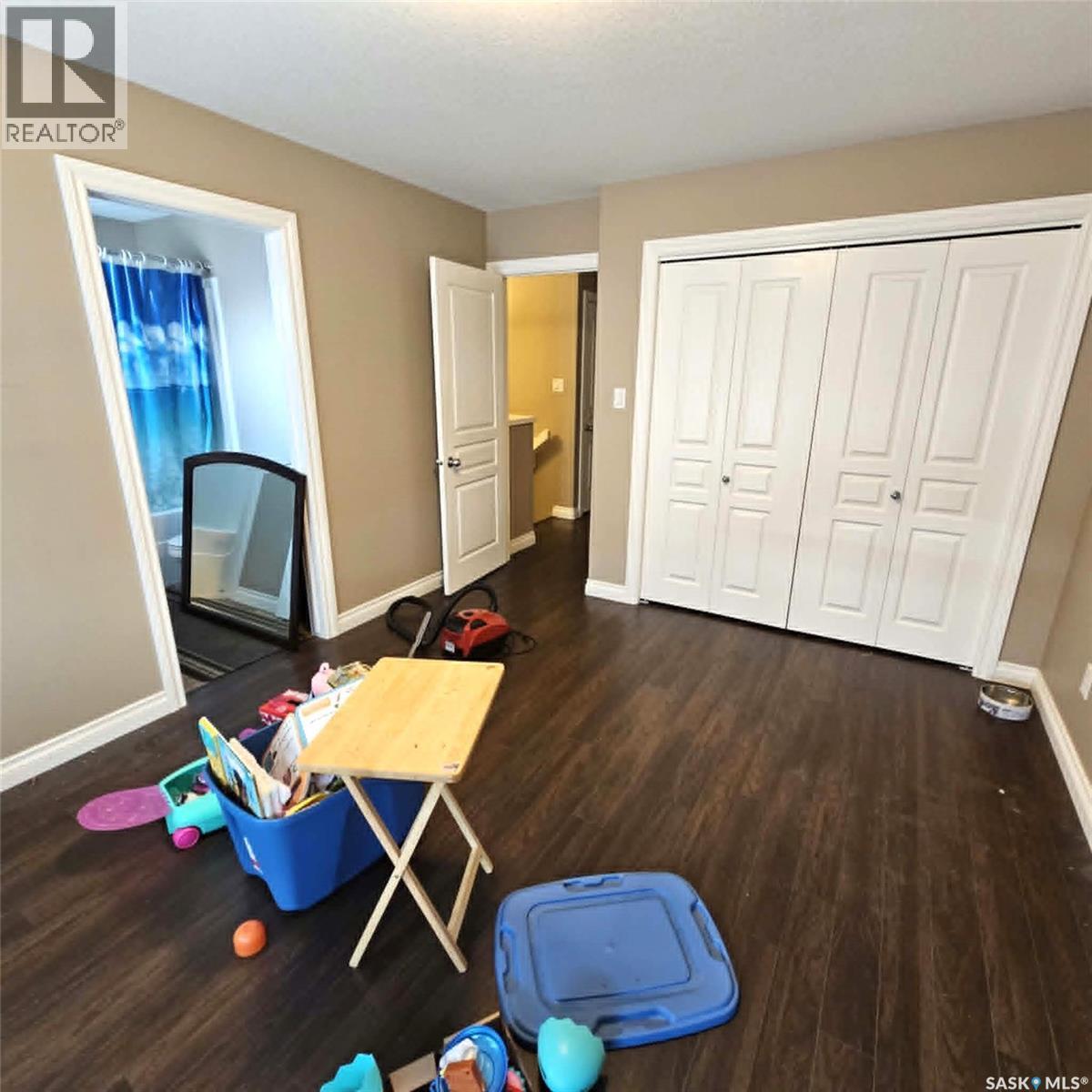 5008 Aerial Crescent, Regina, SK - Indoor