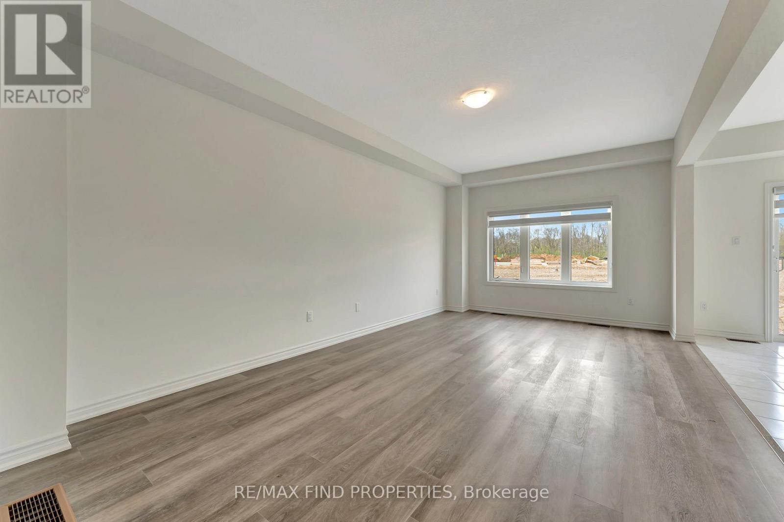 21 Dennis Avenue, Brantford, ON - Indoor Photo Showing Other Room