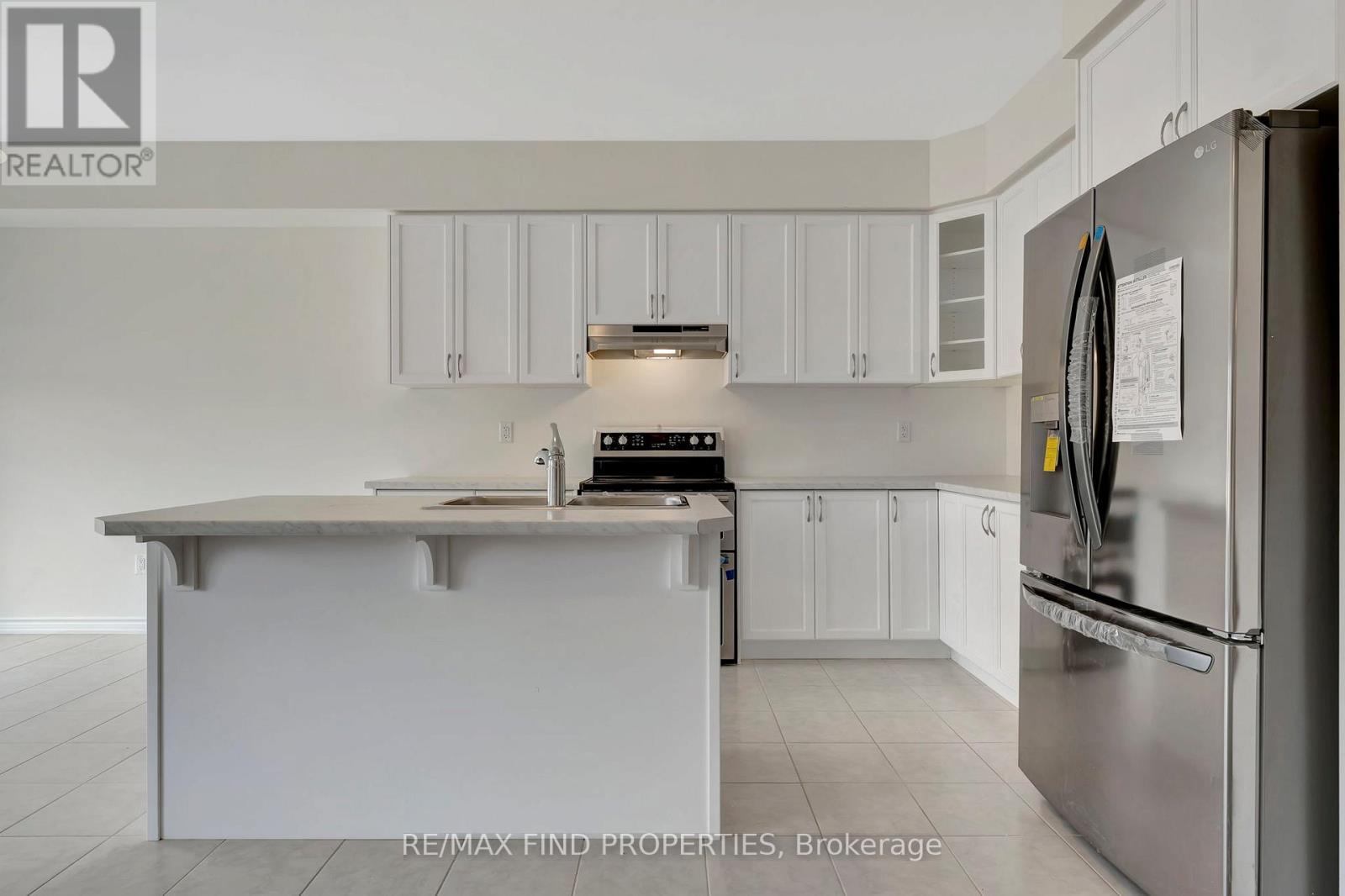21 Dennis Avenue, Brantford, ON - Indoor Photo Showing Kitchen