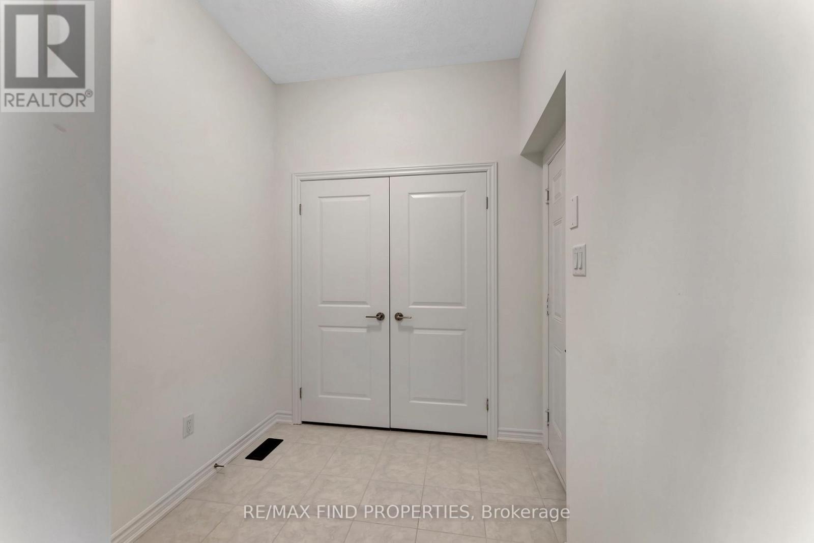 21 Dennis Avenue, Brantford, ON - Indoor Photo Showing Other Room