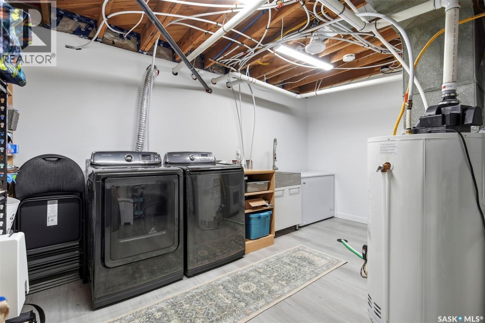 1125 2Nd Street E, Saskatoon, SK - Indoor Photo Showing Laundry Room