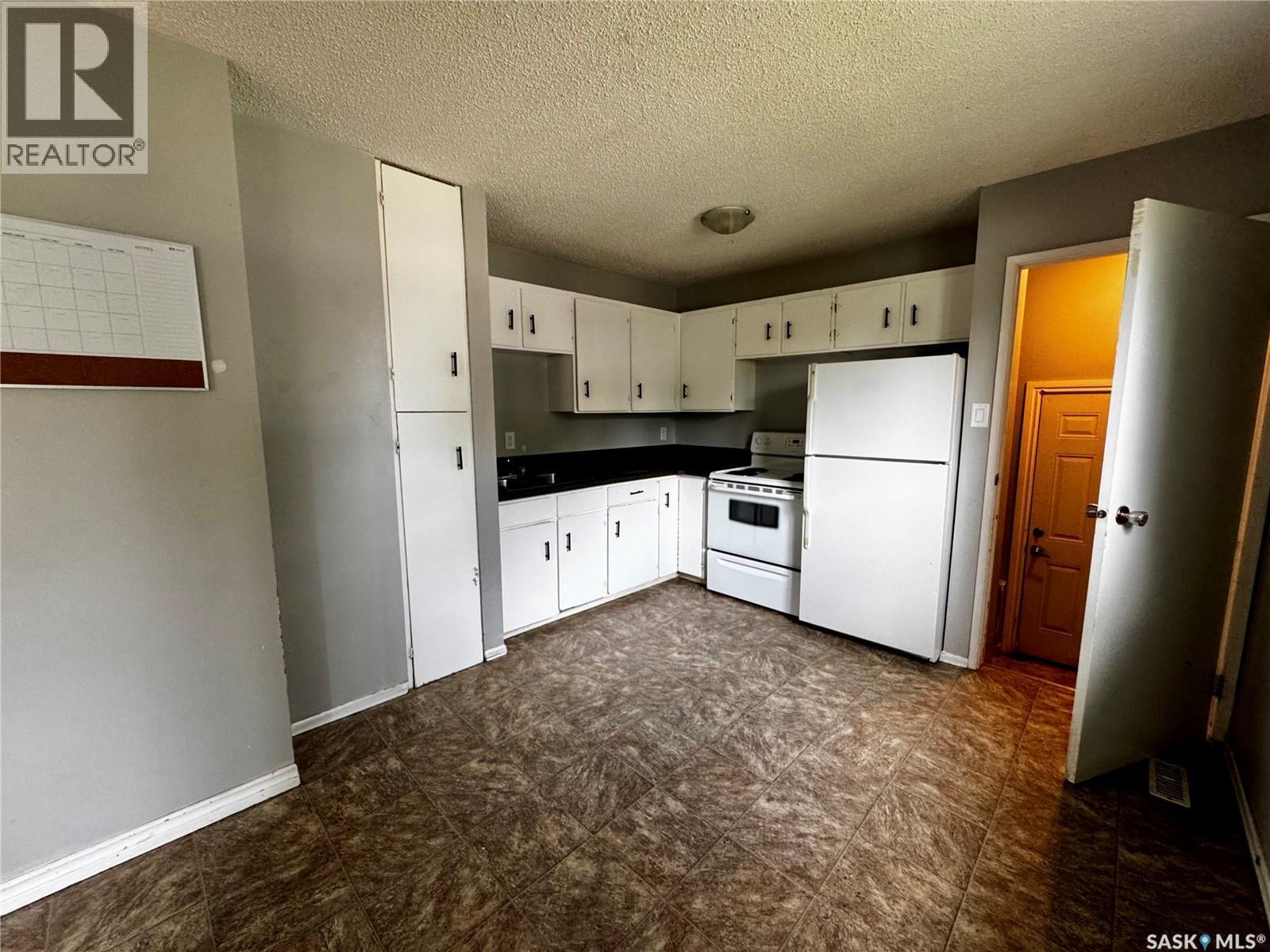 3355 33Rd Street W, Saskatoon, SK - Indoor Photo Showing Kitchen