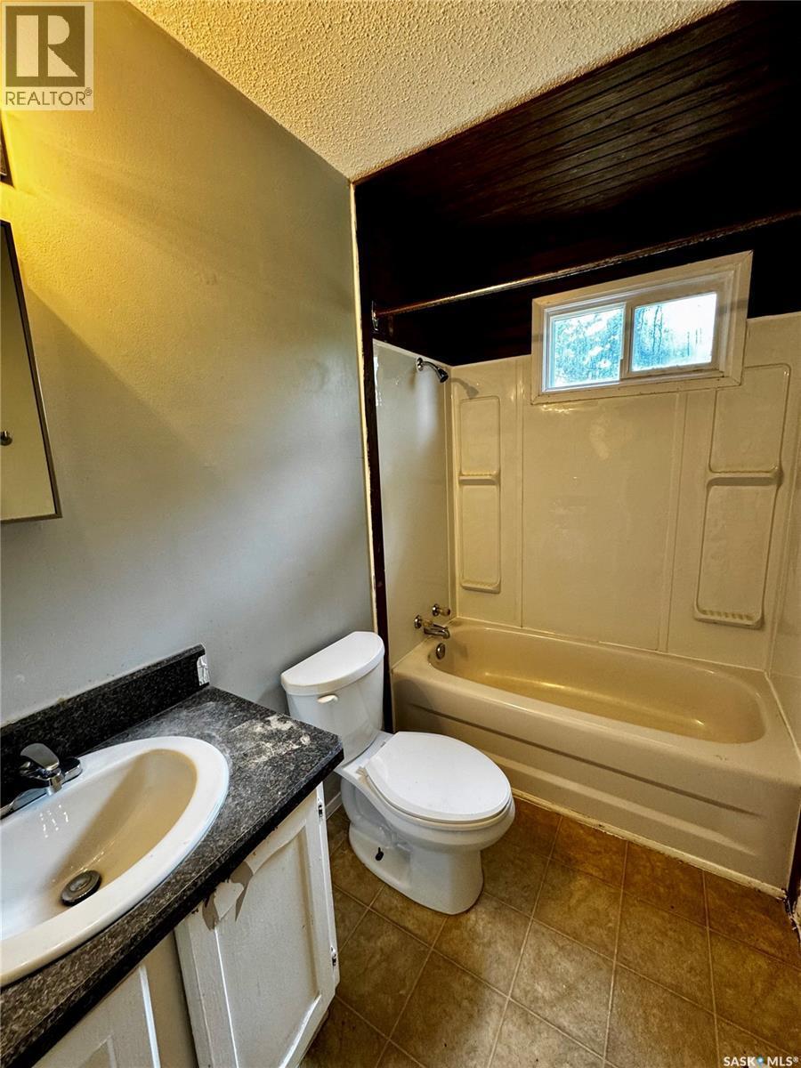 3355 33Rd Street W, Saskatoon, SK - Indoor Photo Showing Bathroom