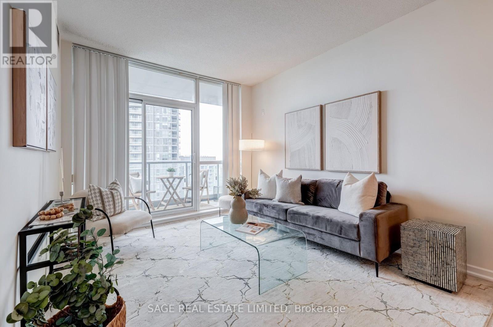 1303 - 70 Forest Manor Road, Toronto, ON - Indoor Photo Showing Living Room