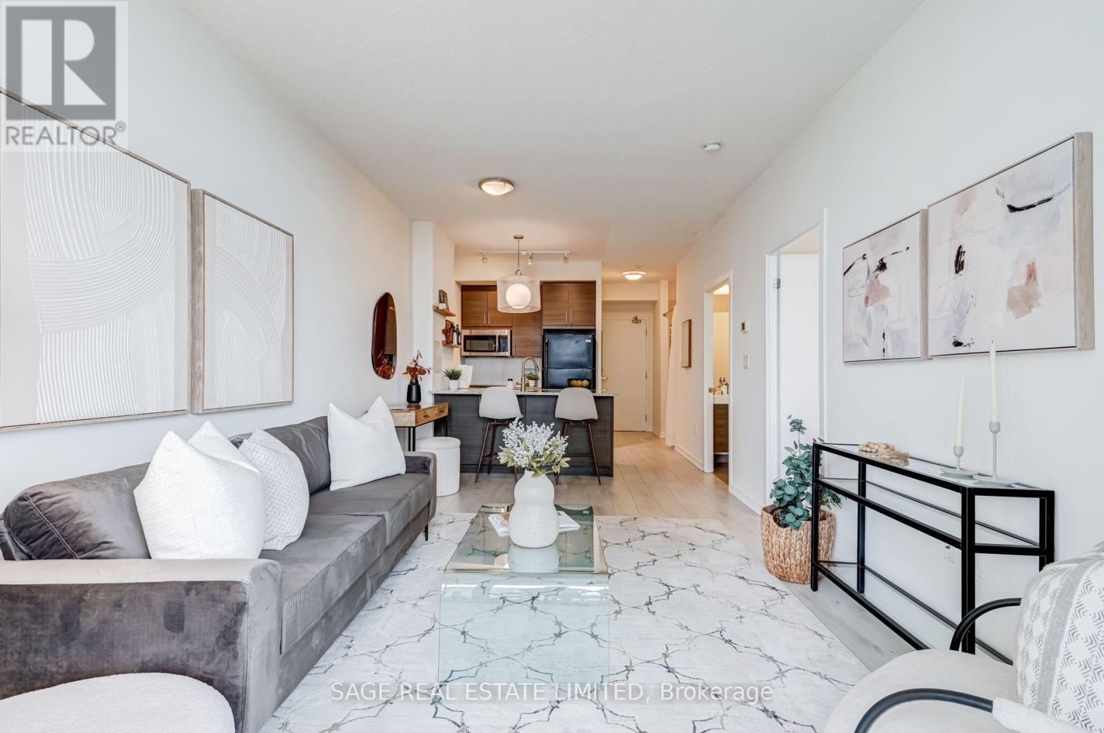 1303 - 70 Forest Manor Road, Toronto, ON - Indoor Photo Showing Living Room