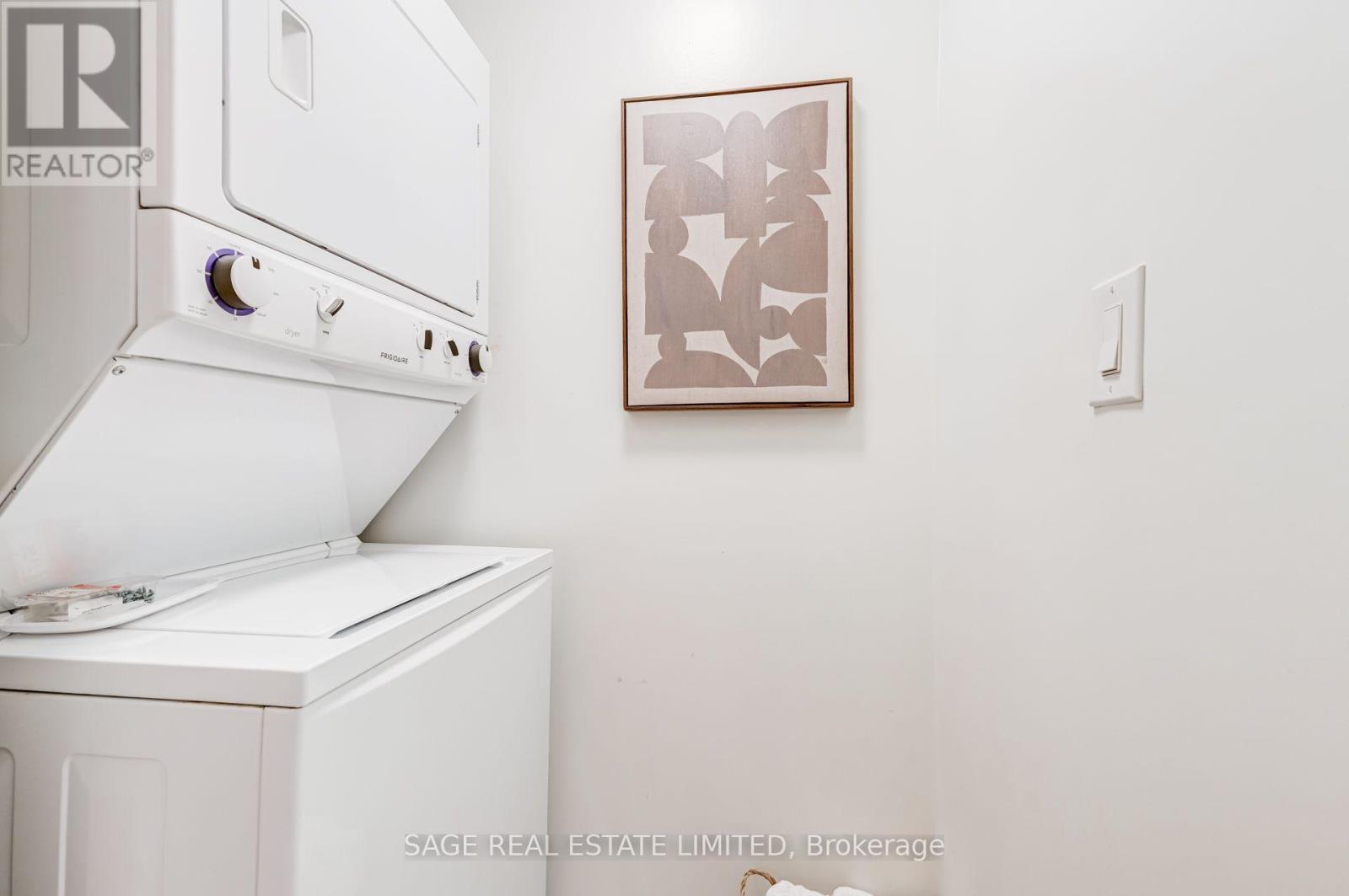 1303 - 70 Forest Manor Road, Toronto, ON - Indoor Photo Showing Laundry Room