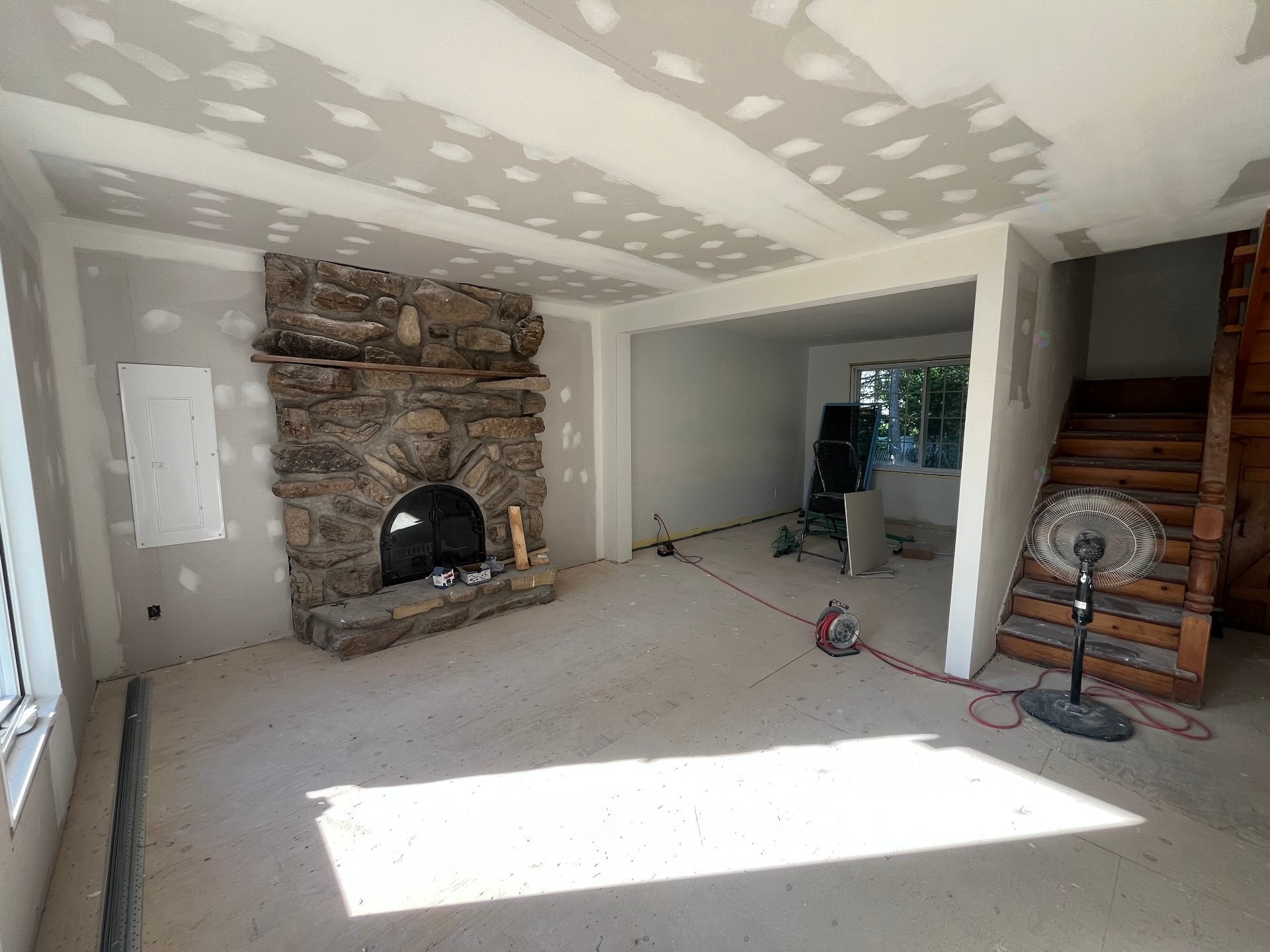 Salon - 932 Rue Principale, Prévost, QC - Indoor Photo Showing Other Room With Fireplace