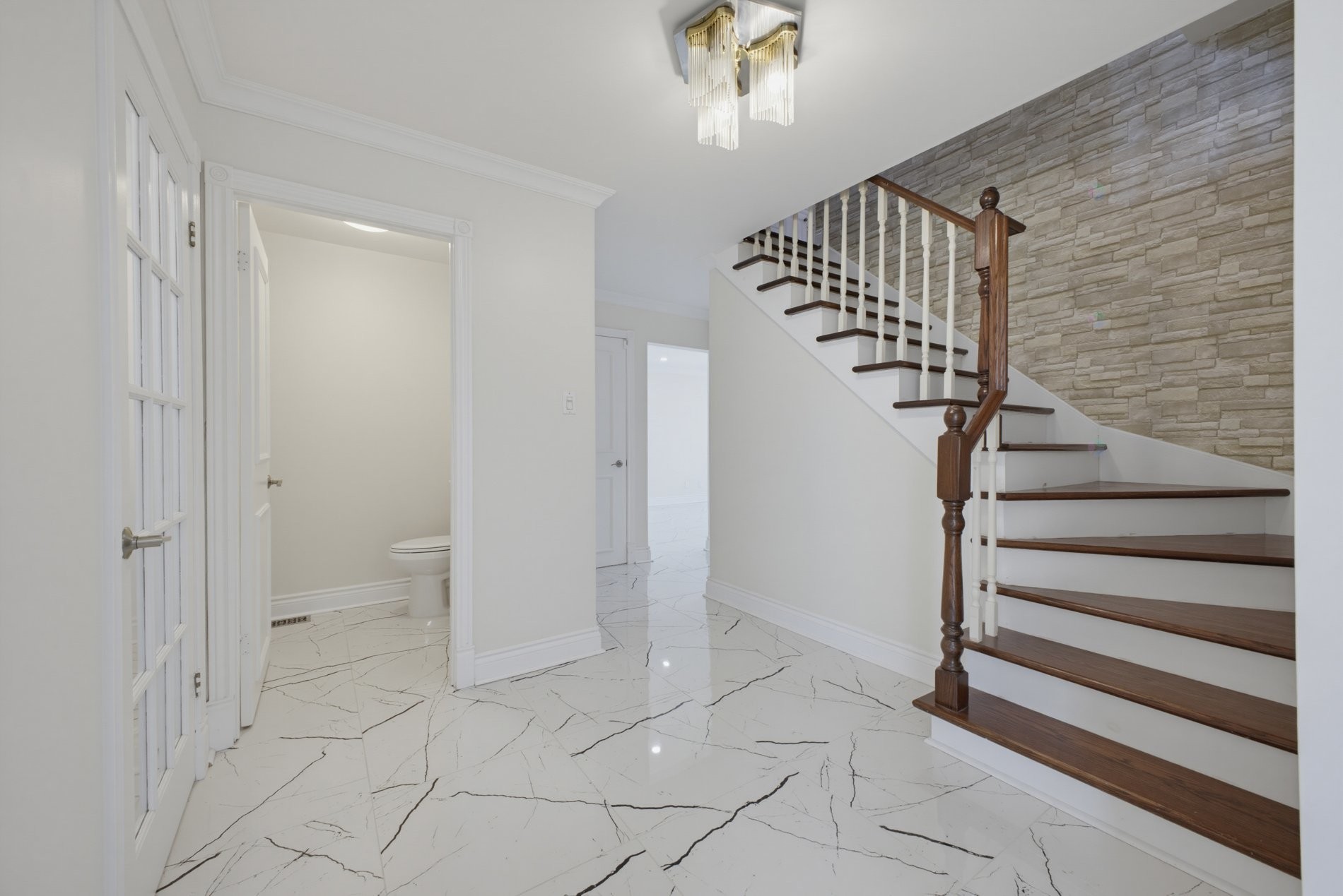 Mud Room - 138 Rue Stéphanie, Dollard-Des-Ormeaux, QC - Indoor Photo Showing Other Room