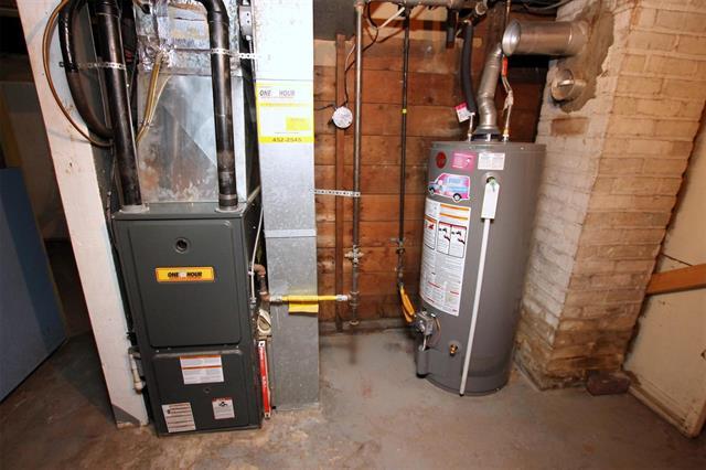 210 Ferndale Ave, Winnipeg, MB - Indoor Photo Showing Basement