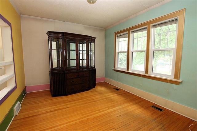 210 Ferndale Ave, Winnipeg, MB - Indoor Photo Showing Other Room