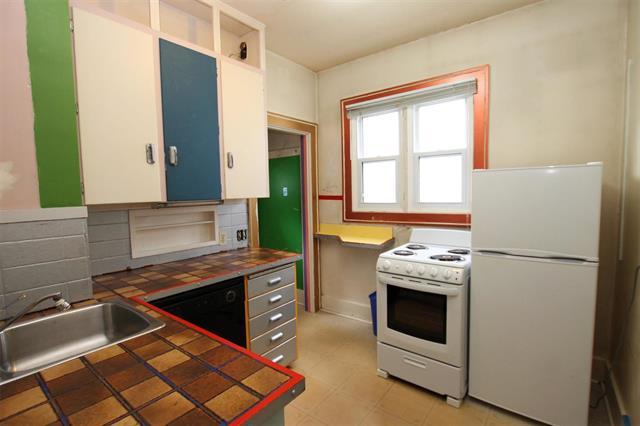 210 Ferndale Ave, Winnipeg, MB - Indoor Photo Showing Kitchen