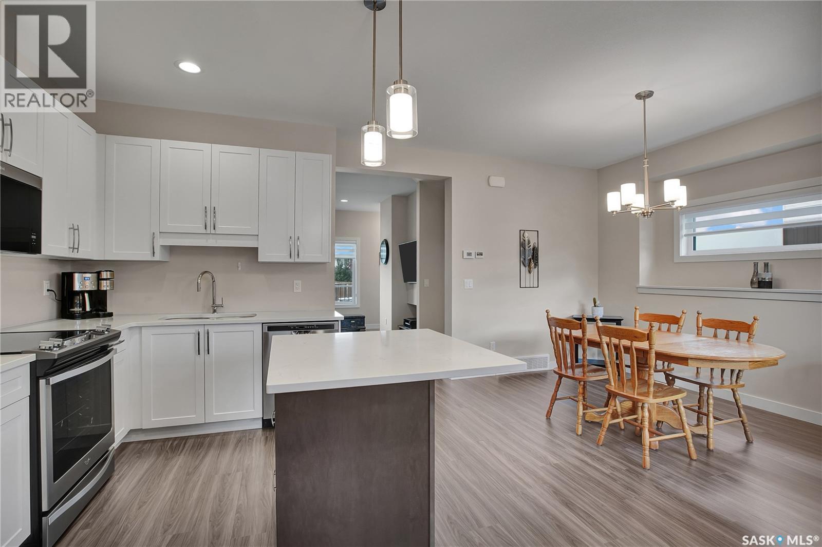 643 Evergreen Boulevard, Saskatoon, SK - Indoor Photo Showing Kitchen With Upgraded Kitchen