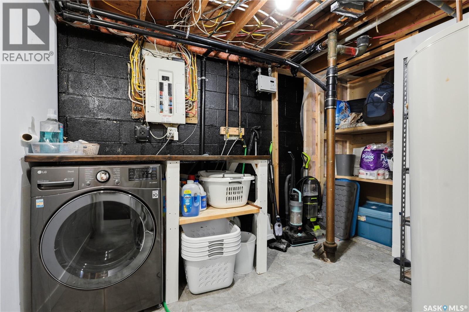 122 Montreal Avenue S, Saskatoon, SK - Indoor Photo Showing Laundry Room