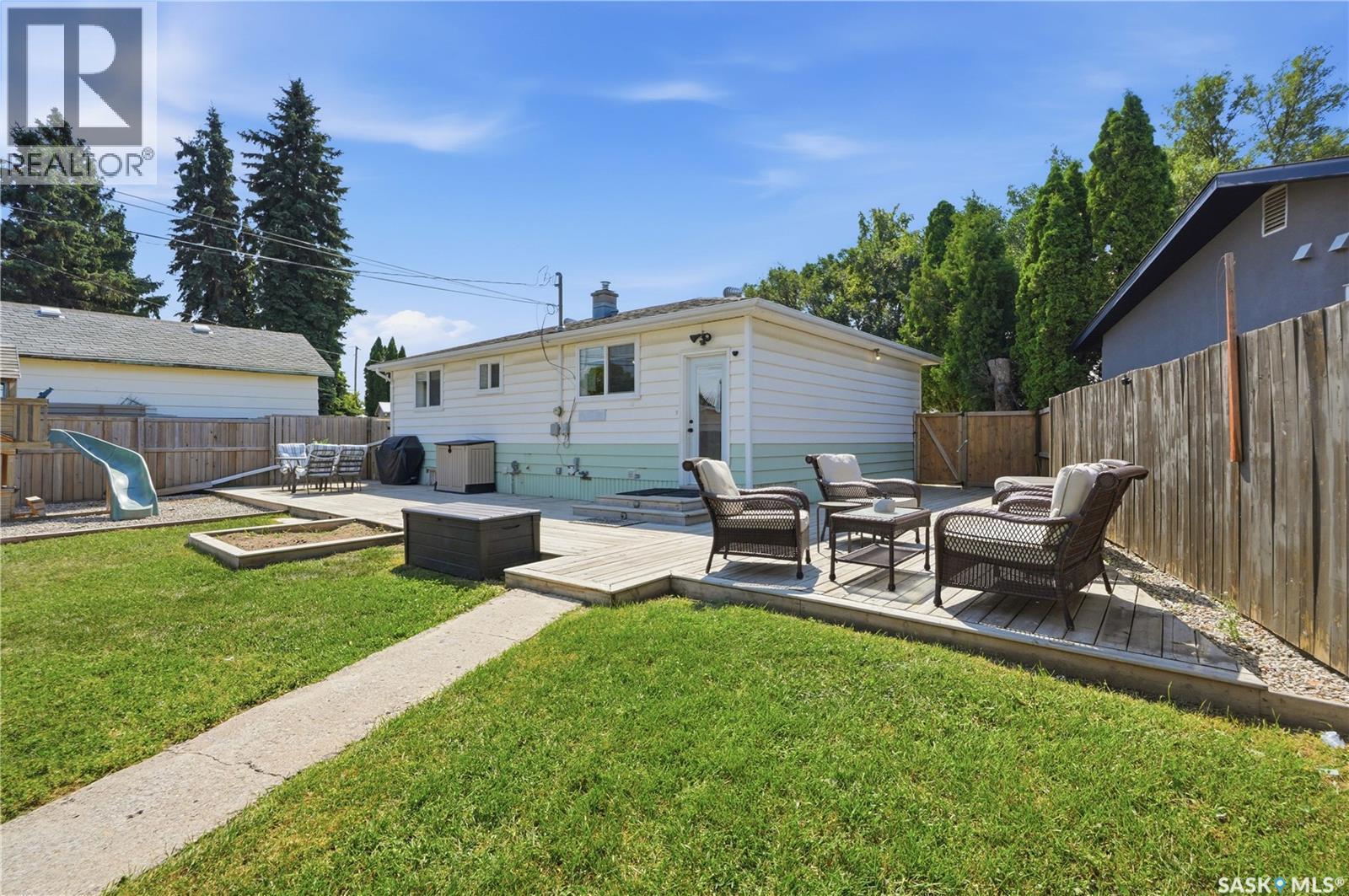 122 Montreal Avenue S, Saskatoon, SK - Outdoor With Deck Patio Veranda