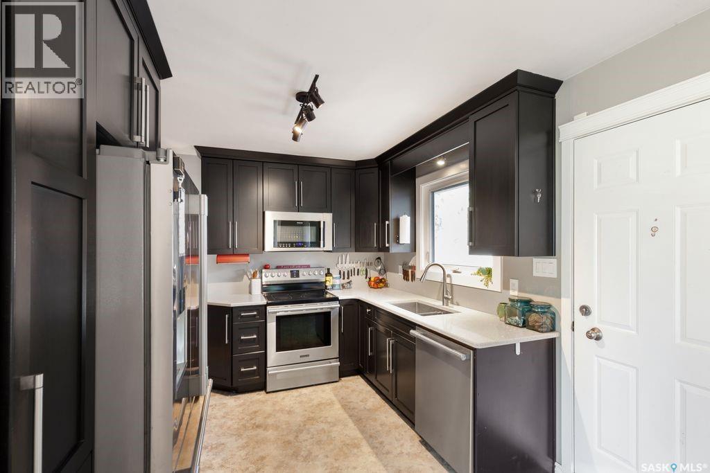 2709 Ferguson Avenue, Saskatoon, SK - Indoor Photo Showing Kitchen
