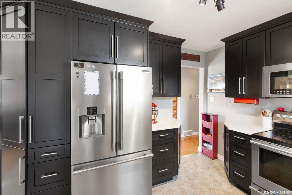 2709 Ferguson Avenue, Saskatoon, SK - Indoor Photo Showing Kitchen