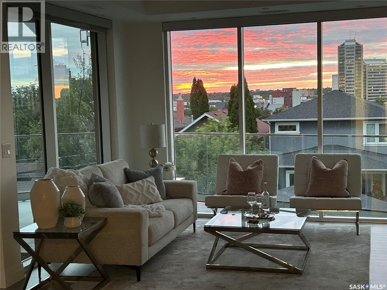 306 637 University Drive, Saskatoon, SK - Indoor Photo Showing Living Room