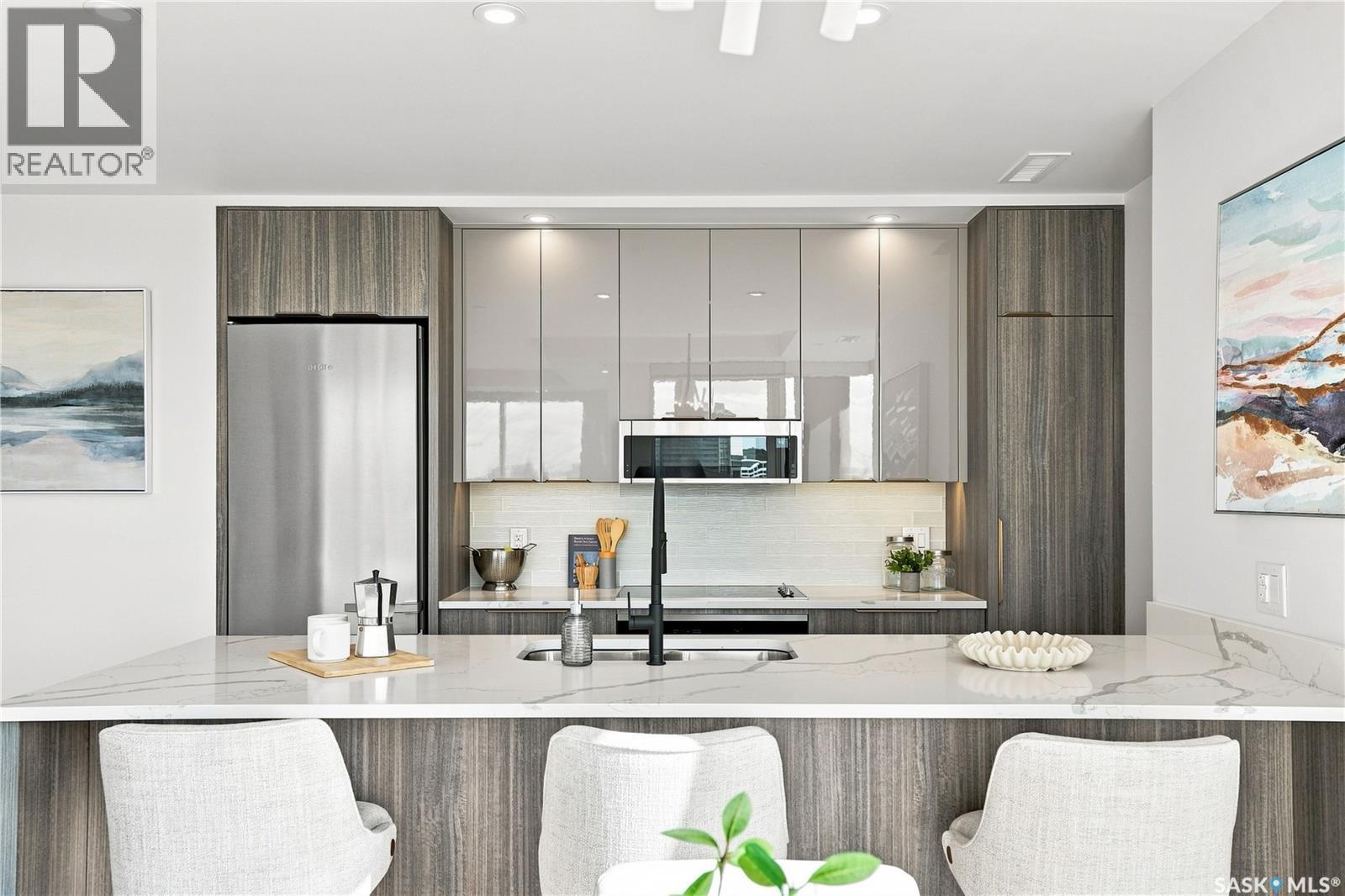 306 637 University Drive, Saskatoon, SK - Indoor Photo Showing Kitchen With Upgraded Kitchen