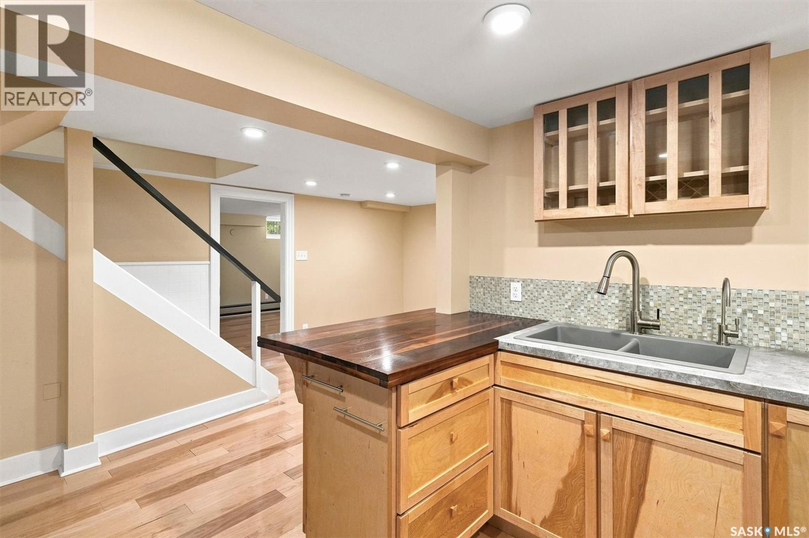 617 7Th Avenue N, Saskatoon, SK - Indoor