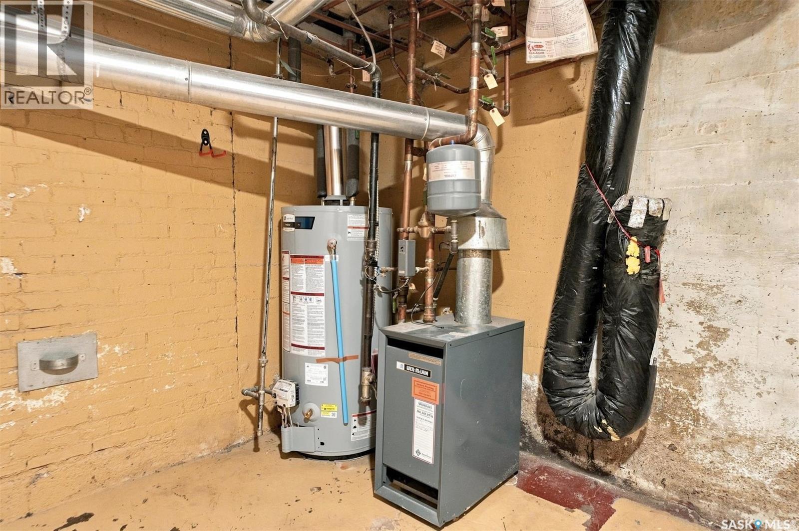 617 7Th Avenue N, Saskatoon, SK - Indoor Photo Showing Basement